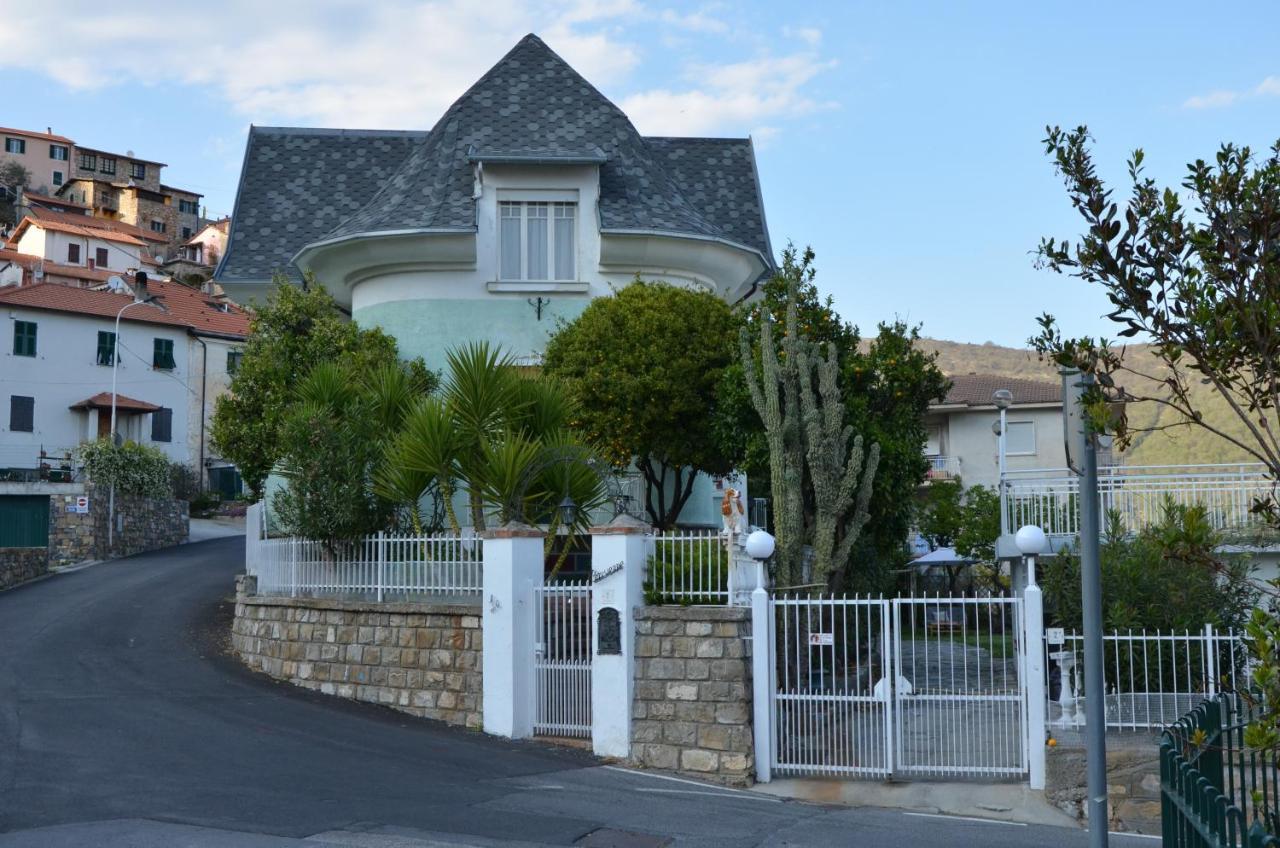 Villa La Parisienne Diano Borello Bagian luar foto